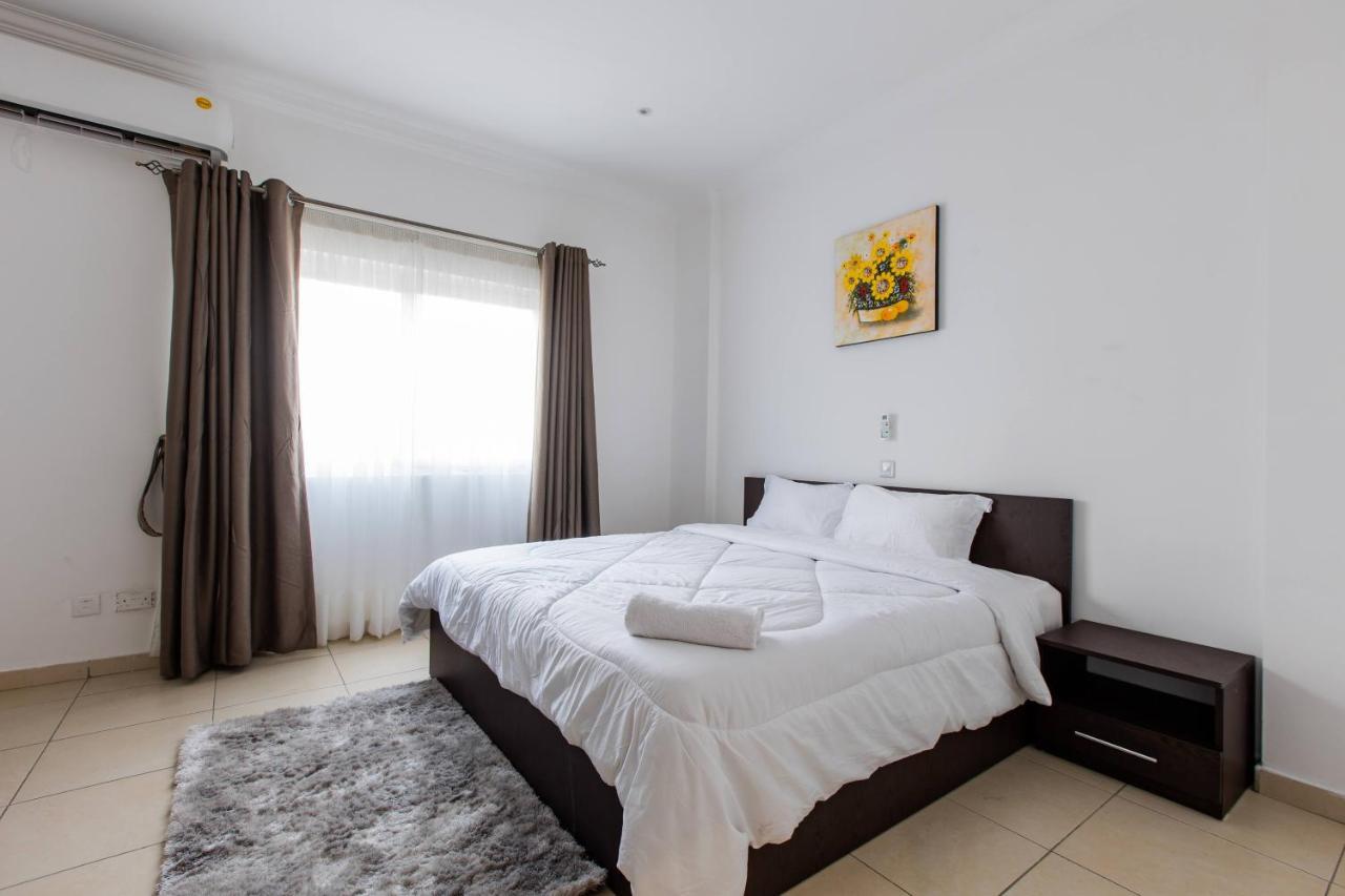 Accra Fine Suites - Holi Flats Airport Residential Exteriör bild