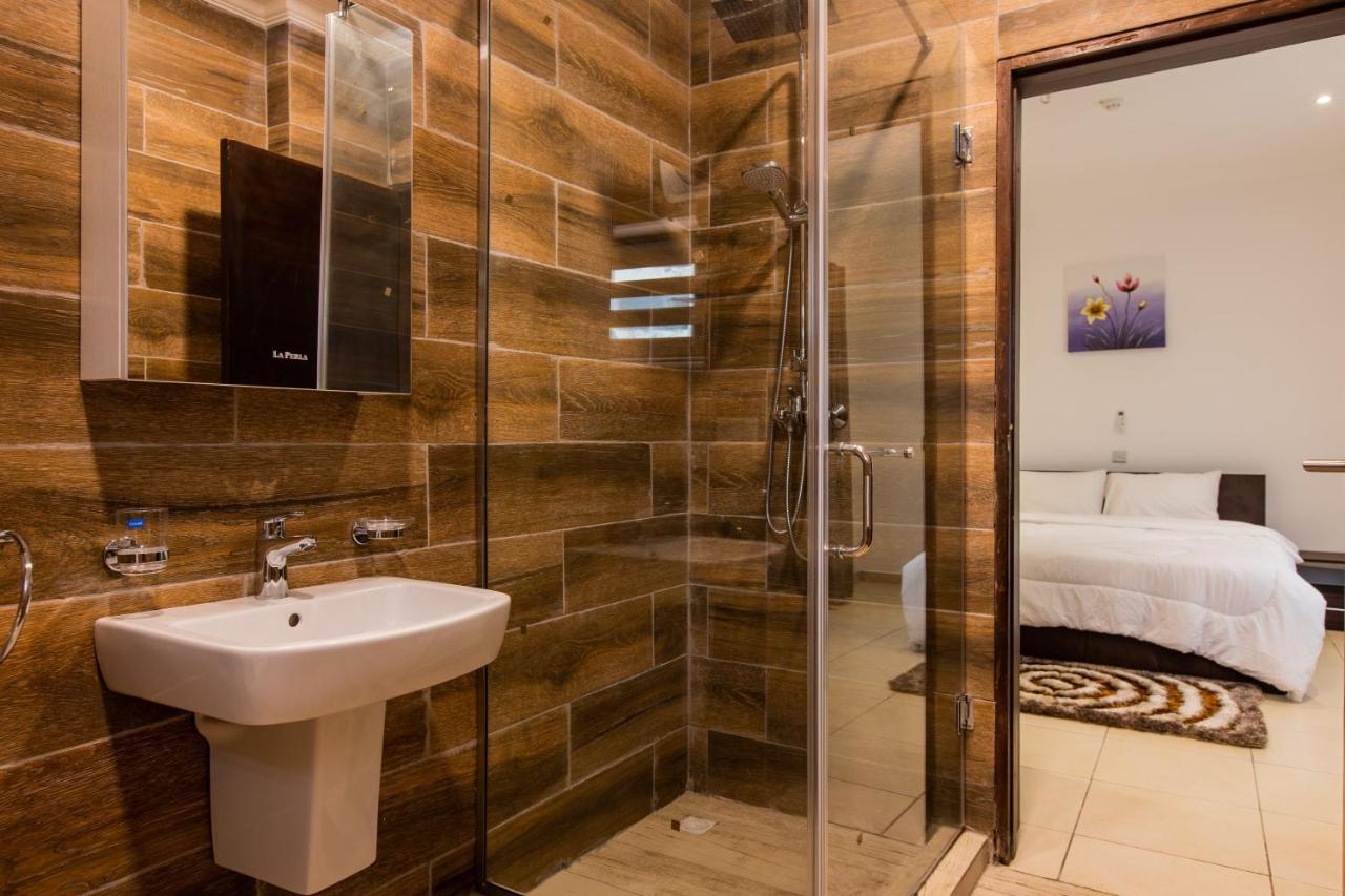 Accra Fine Suites - Holi Flats Airport Residential Exteriör bild